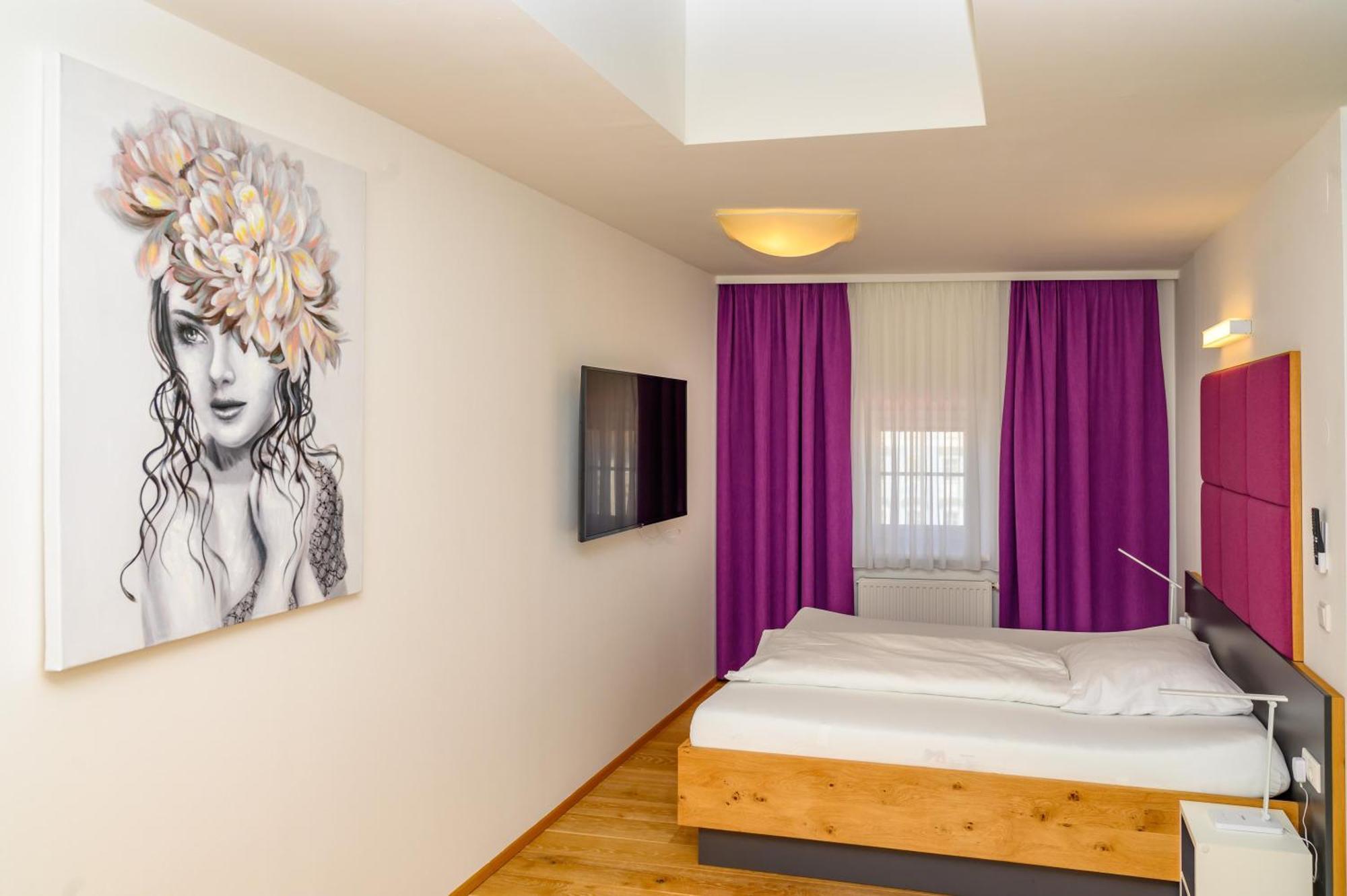 Appartement-Hotel Gh Zum Goldenen Schiff Enns Exteriör bild