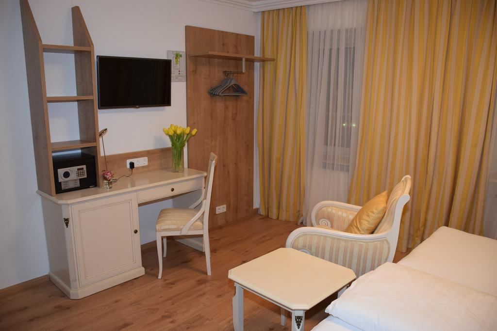 Appartement-Hotel Gh Zum Goldenen Schiff Enns Exteriör bild