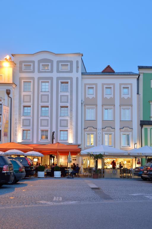 Appartement-Hotel Gh Zum Goldenen Schiff Enns Exteriör bild
