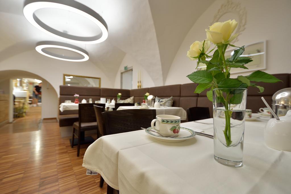 Appartement-Hotel Gh Zum Goldenen Schiff Enns Exteriör bild